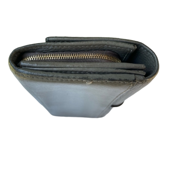 GUCCI HORSEBIT WALLET EUC. - Picture 6 of 9